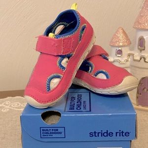 Stride Rite Splash Fuchsia Shoes 5W